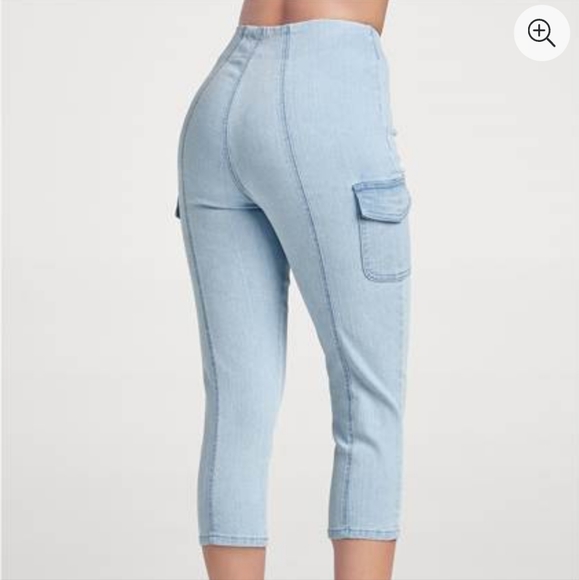 Brand new Venus sailor button jean capris - Picture 4 of 12